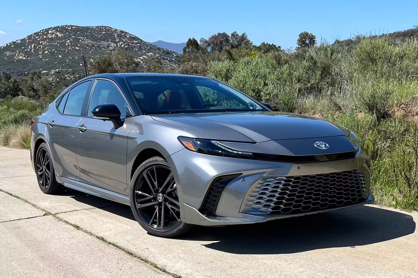 Toyota Camry 2025